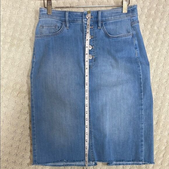 Banana Republic Blue Denim Button-Front Skirt, Size 4 - Picture 4 of 9